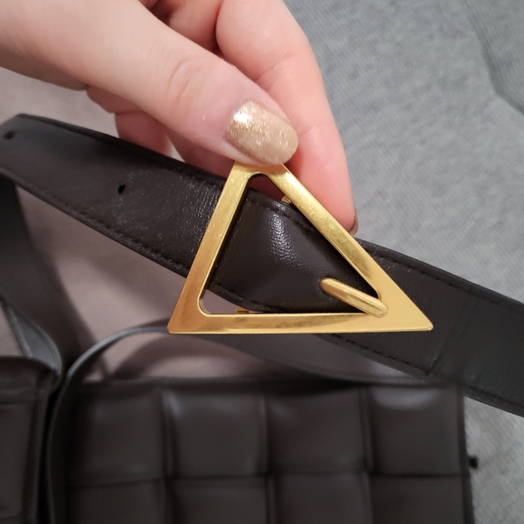 **like new** Bottega Veneta Paddes Cassette Bag (brown color) - Picture 3 of 7